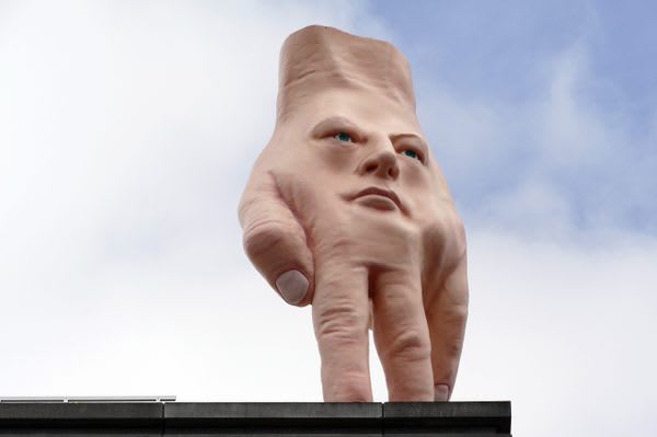 Quasi, the Hand with a Face