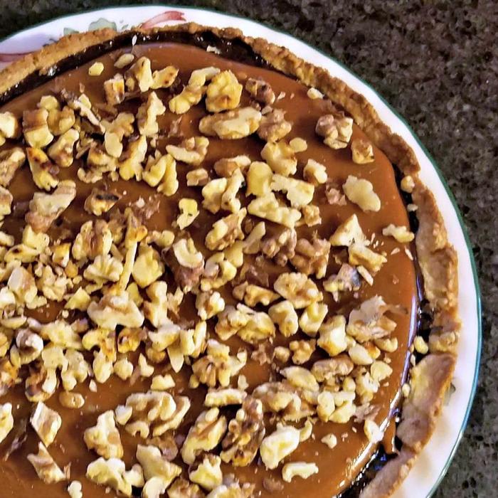 Turtle Shortbread Cookie Tart Recipe - Chocolate, Caramel and Nuts!