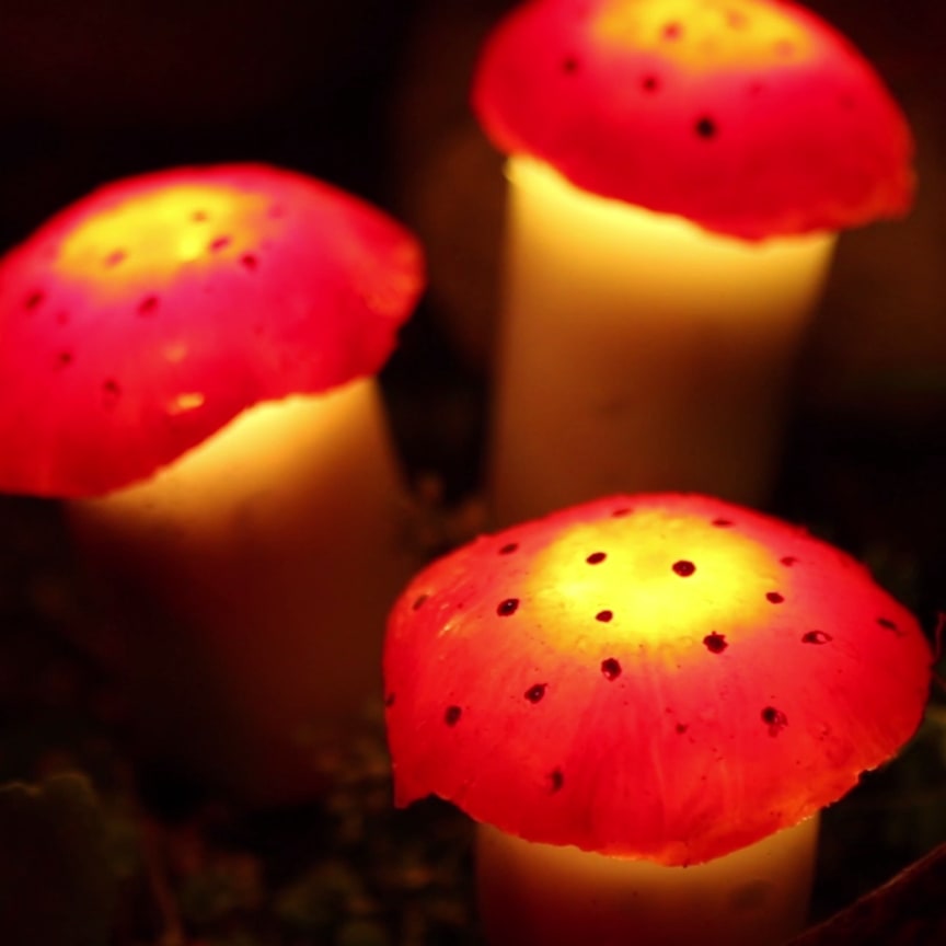 These Solar-Powered Mushroom Lawn Lights Are An Adorable Addition To Your Backyard