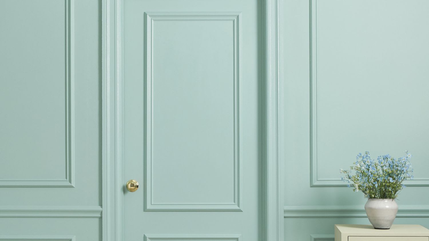 How to Pick the Perfect Trim Paint Color, According to a Paint Pro