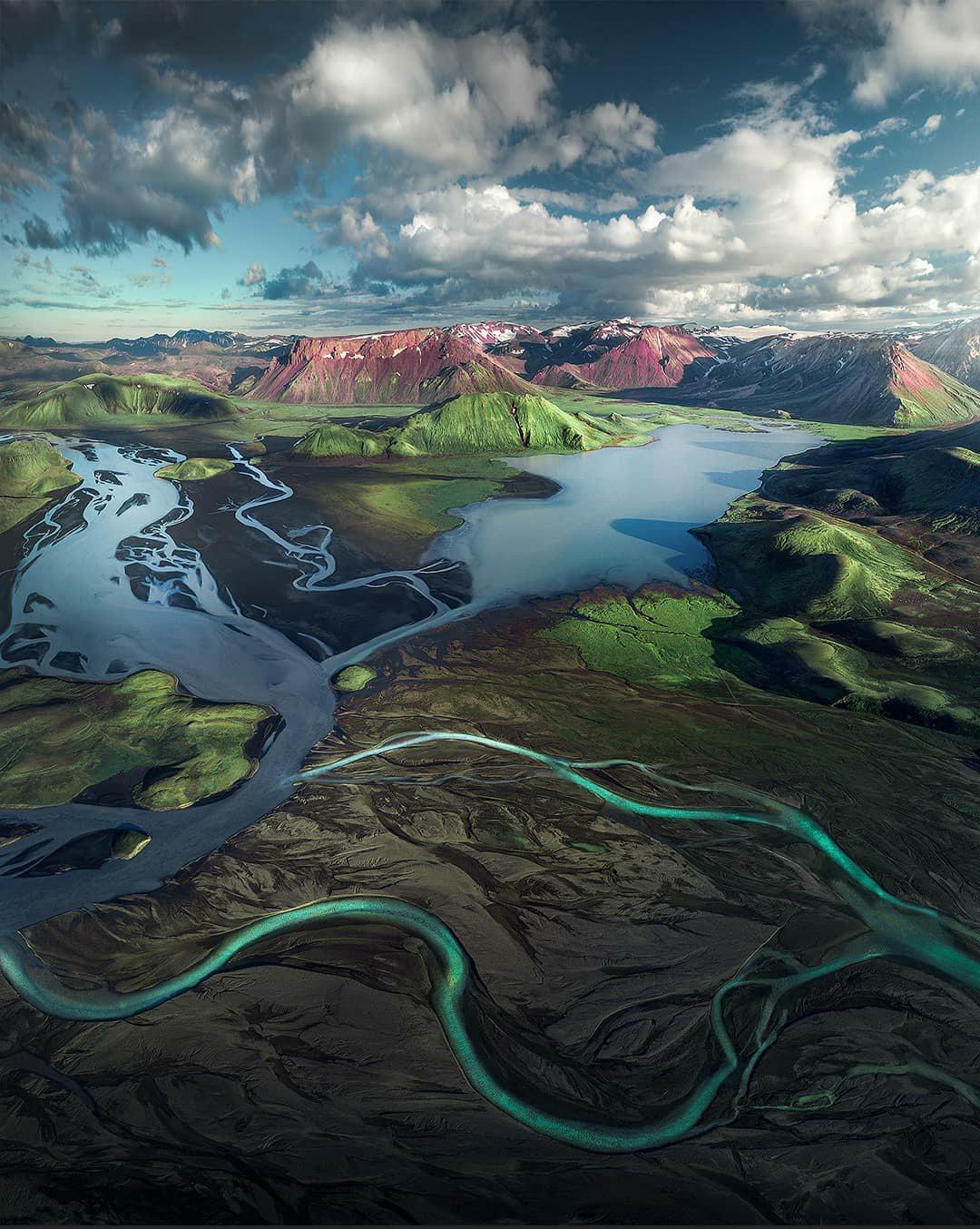 The Highlands of Iceland, it looks unreal. Pure beauty.