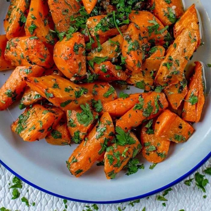 Garlic and Parsley Roasted Carrots