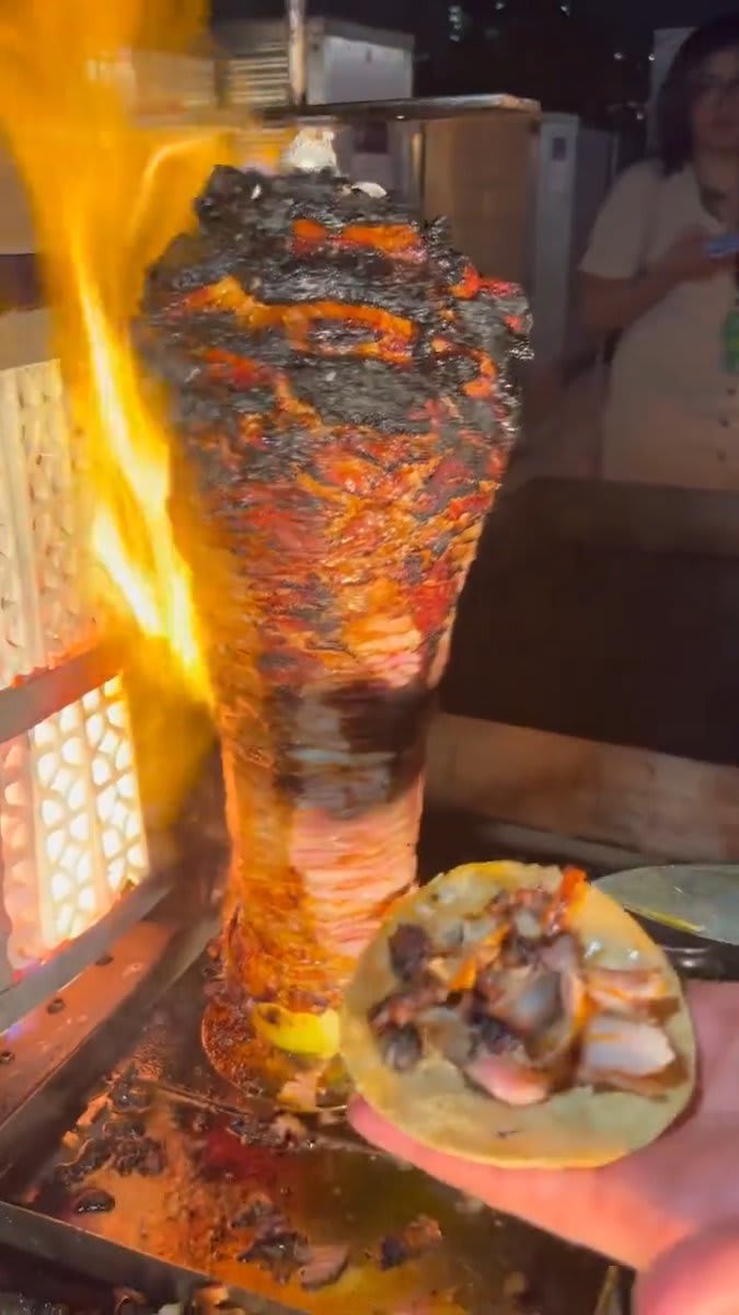 Nothing calls to us like tacos al pastor 🌮🔥 @SOBEWFF sobewff 🎥:
