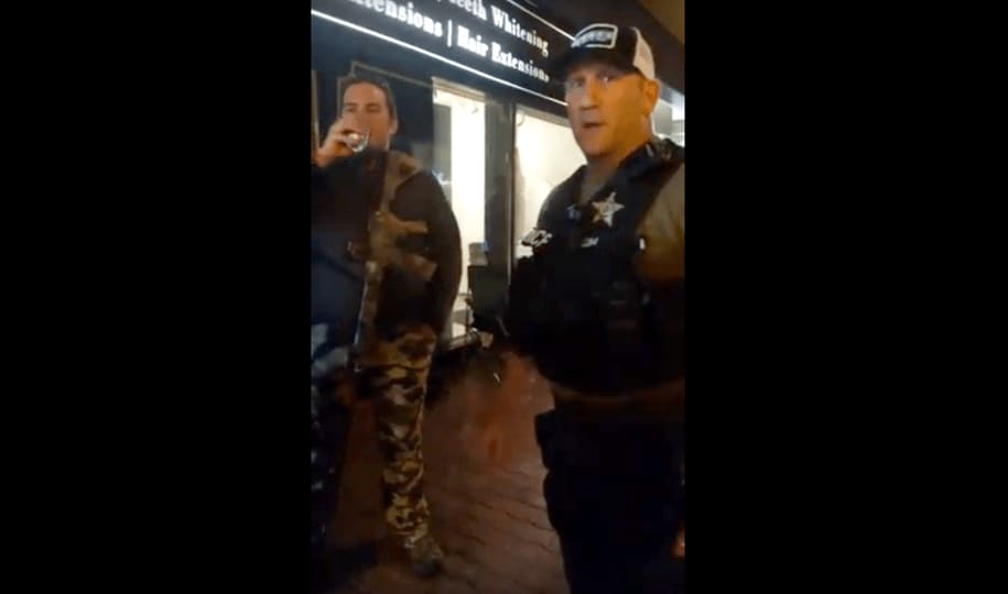 Video shows Oregon police warning armed counterprotesters before police action