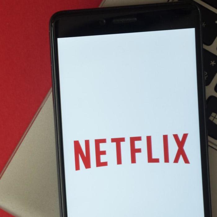Netflix Analysts Go Gaga and Raise Price Targets Even as Stock Tumbles