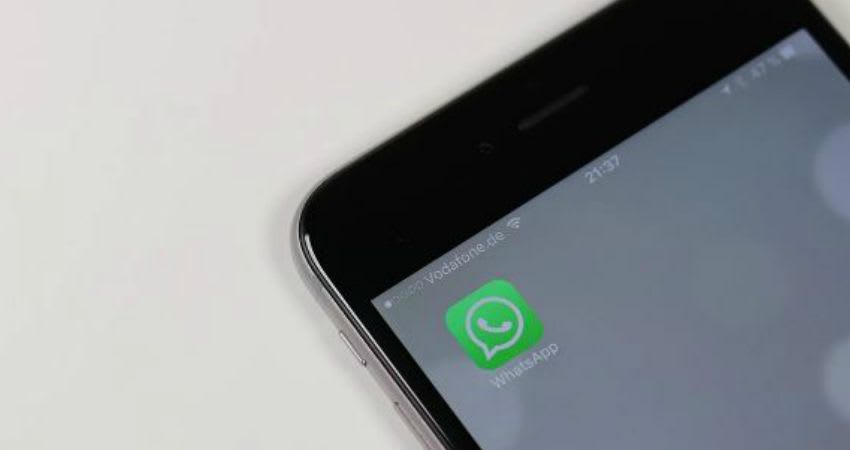 WhatsApp Stops Working on Old Smartphones Benefiting Manufacturers