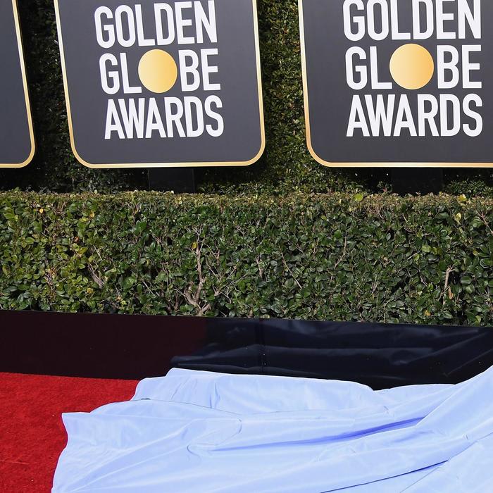 Lady Gaga Just Shut Down the Golden Globes Red Carpet in Valentino Couture