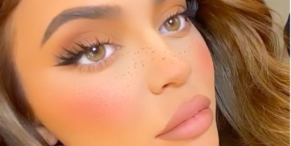 Kylie Jenner now has chocolate brown hair and people's reactions are off the scale