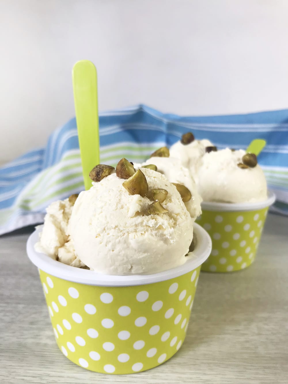 Keto Vanilla Ice Cream - Easy and Sugar-Free