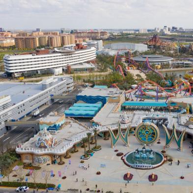 Shanghai Debuts New Ocean Themed Park to Rival Disneyland