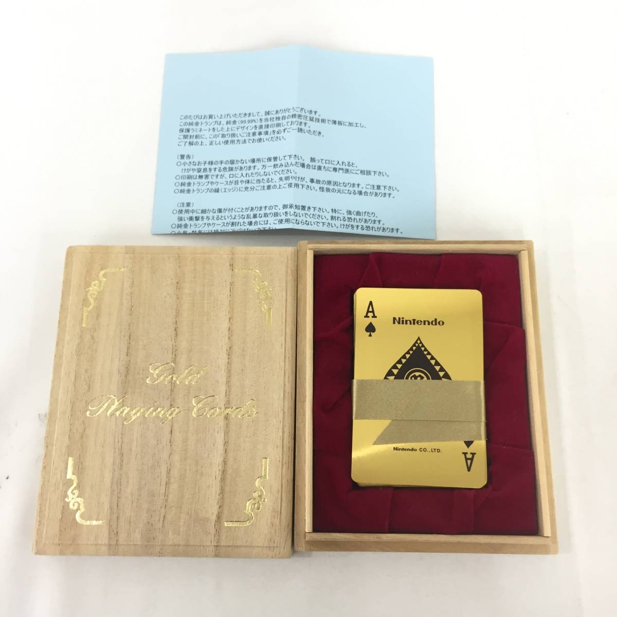 Somebody got a good deal today. These Nintendo playing cards made with pure gold just sold for 234,333 yen (~ US$2000 / EUR1800). They contain close to 40 grams of gold, which is worth more?!