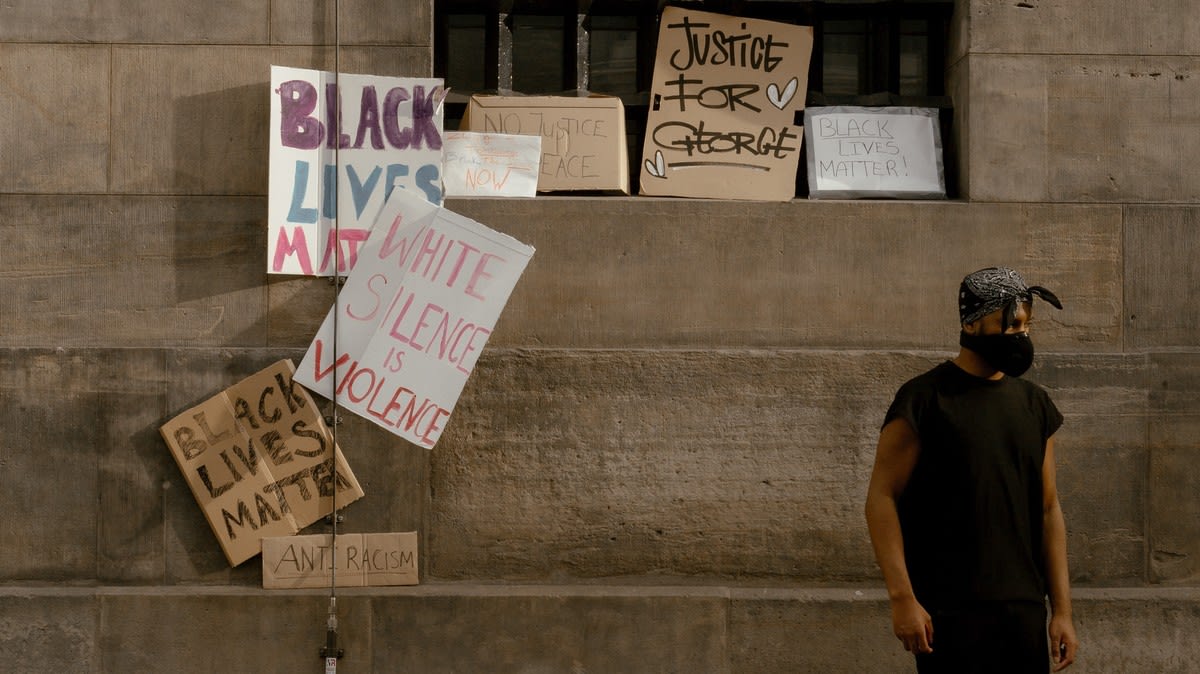 14 free mental health resources for protesters