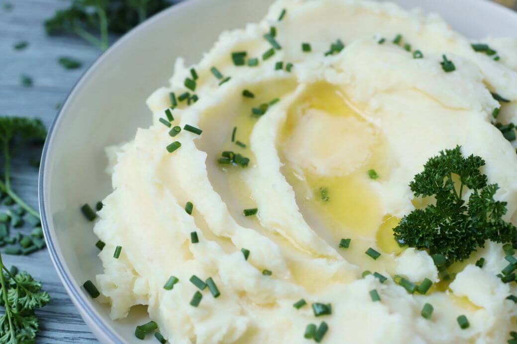 Simple Buttermilk Mashed Potatoes - Dish 'n' the Kitchen