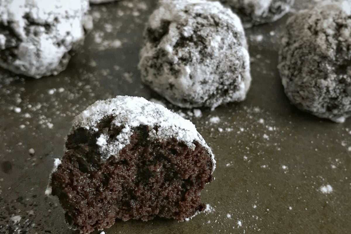 Protein Donut Holes: 58-Calorie Chocolate Cake Donut Holes
