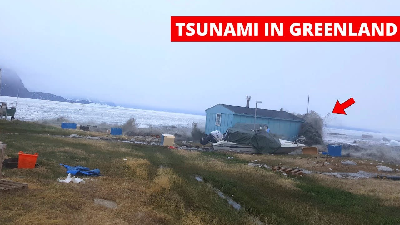 Tsunami Caused By Landslide Hits Greenland Village (Multiple Clips) | Nuugaatsiaq, Greenland (17-July-2017)