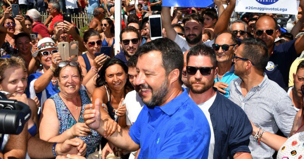Members of Italian center left flirt with 5 Stars to avert snap election