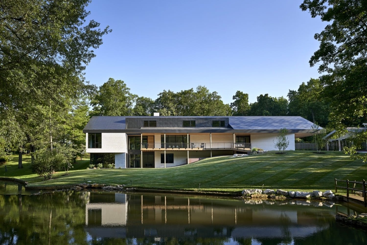 Streamline House by Hufft