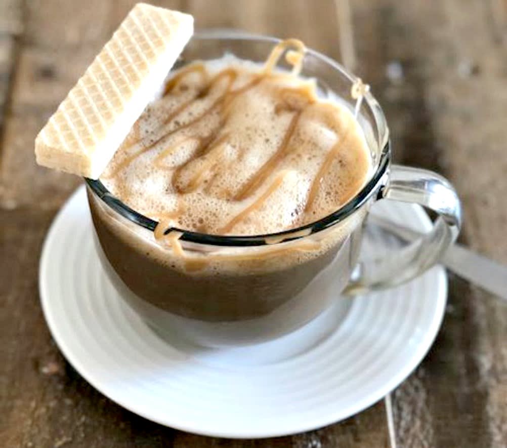 This Starbucks Copycat Caramel Macchiato is the Coffee Drink We Want to Wake Up For