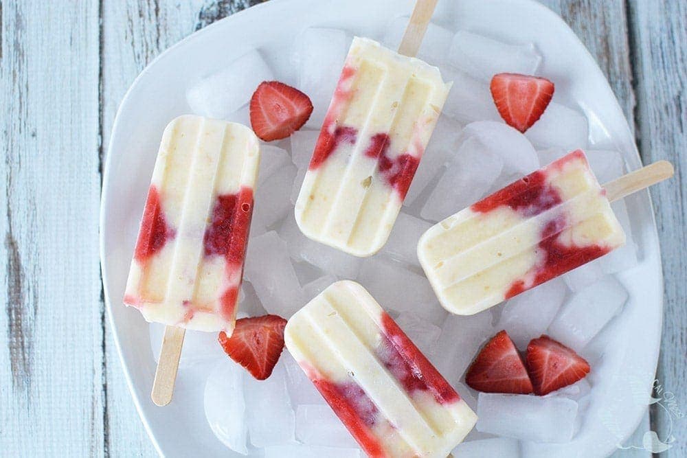 Strawberry cheesecake pudding pops