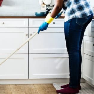 7 Easy To Try Green Cleaning Tips for Busy Moms - Inspiring Mompreneurs