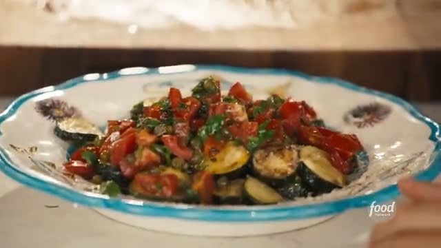Top pan-fried zucchini with tons of Parmesan & a tomato-caper sauce that makes us drool 🤤 Subscribe to @discoveryplus to stream more of GiadaInItaly: https://t.co/CuPTuZhIGE Get @GDeLaurentiis' recipe for Pan-Fried Zucchini with Anchovy Vinaigrette:
