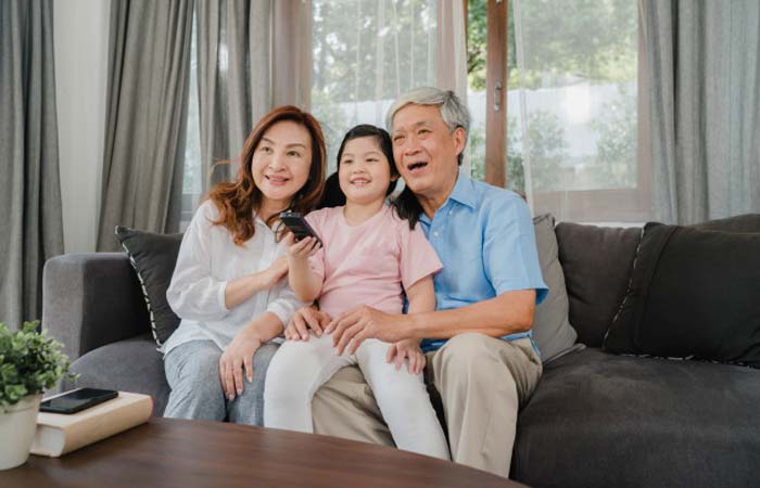 The Cheapest Cable TV for Low Income Families & Seniors