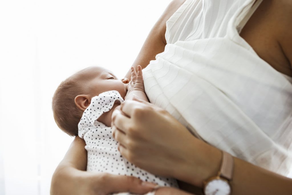 Knowing When to Stop Breastfeeding Isn't Easy, But These Clues Can Help