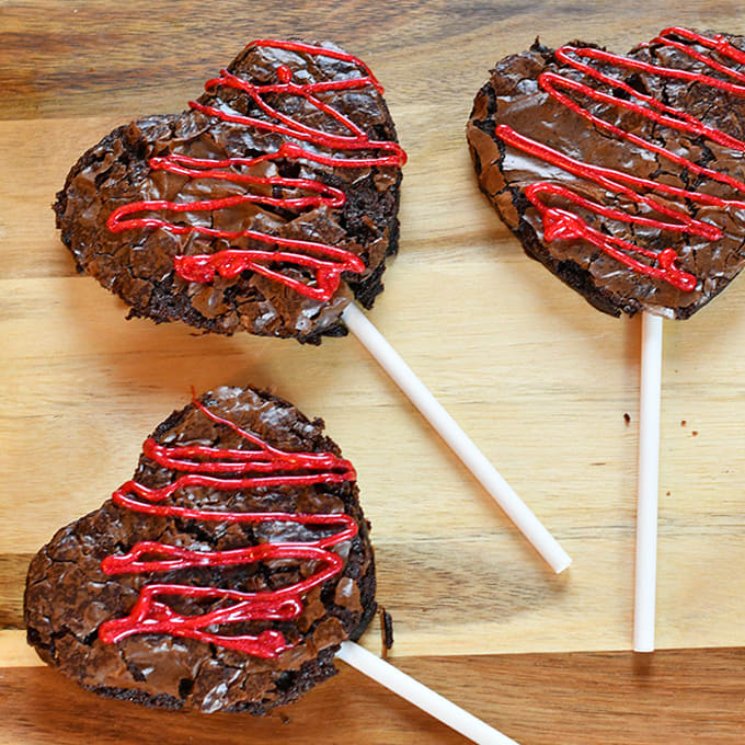 How to Make Valentine's Brownie Pops - A Cowboys Life