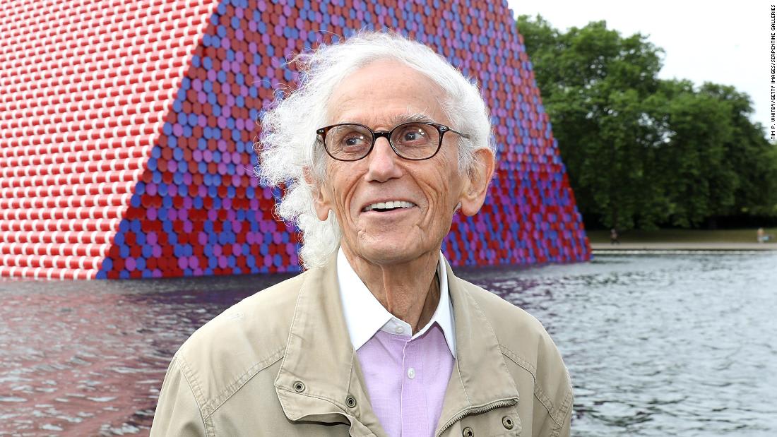 Christo, who made monumental art around the world, has died at 84