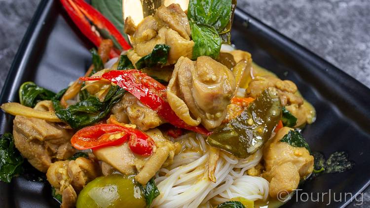 Thai Green Curry with Chicken - Mushrooms or Eggplants Better?