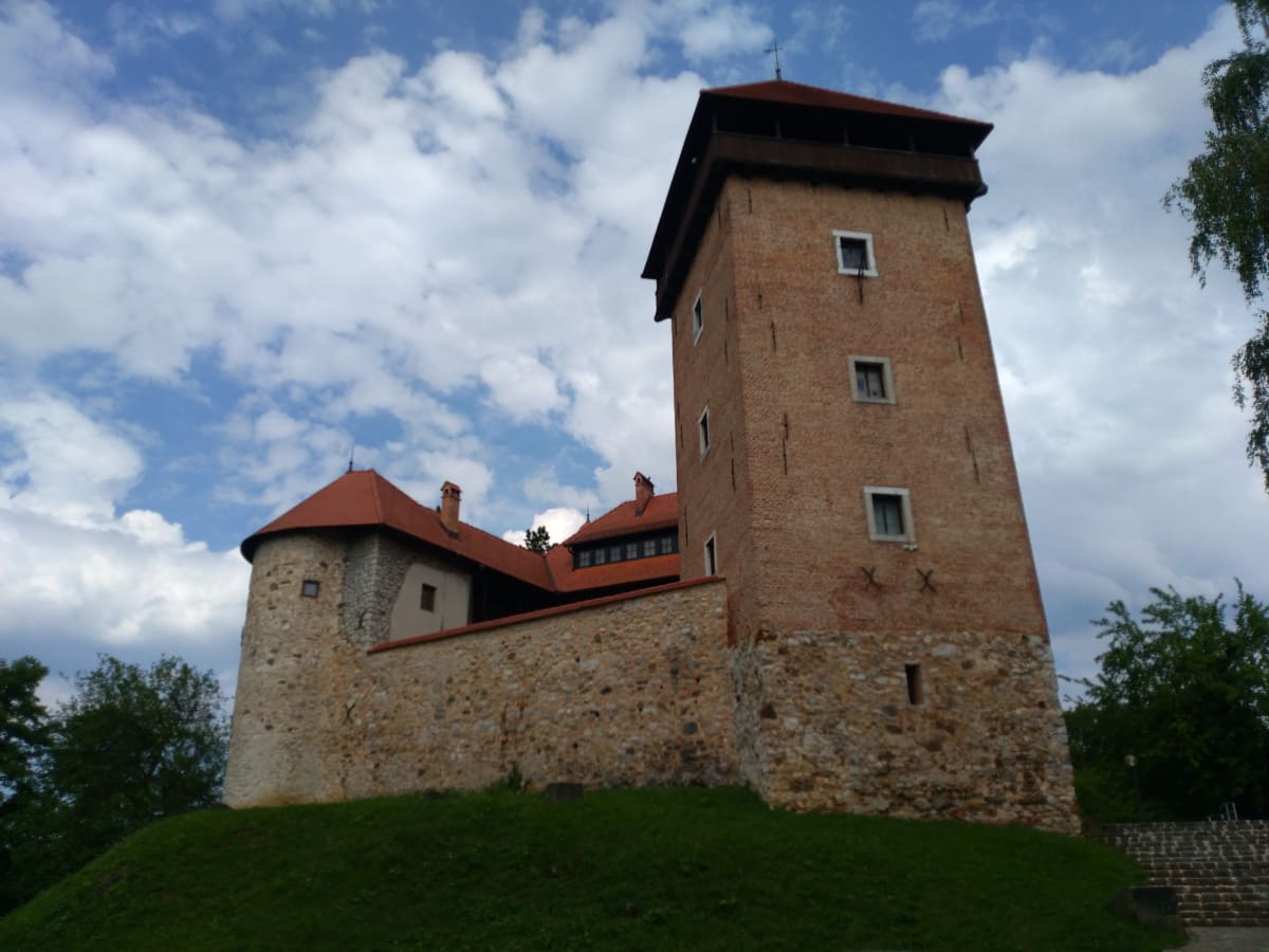 Discover Croatia: Dubovac Castle