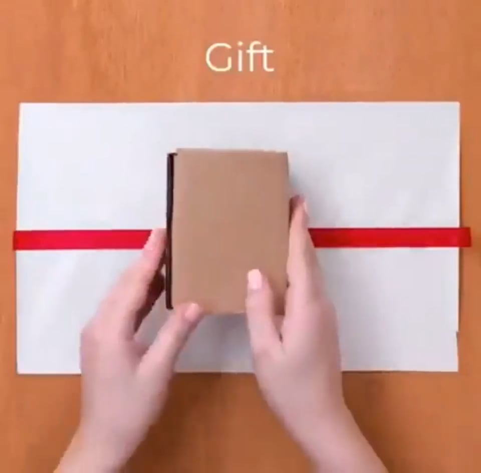 you don't know how to wrap gifts? look at that [Video] | Creative gift wrapping, Diy gift wrapping, Diy crafts hacks
