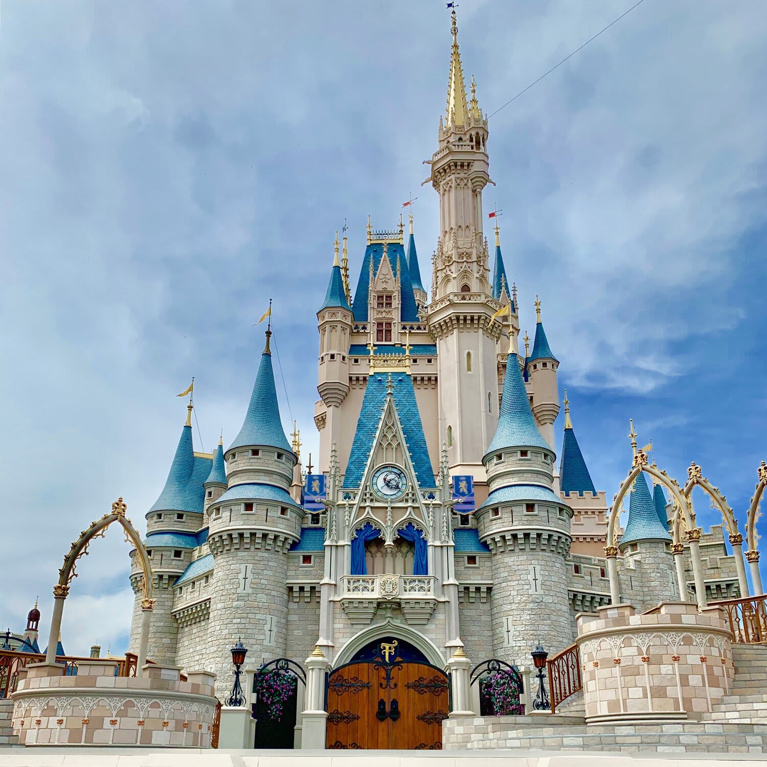 The autograph book your family needs for a Disney trip