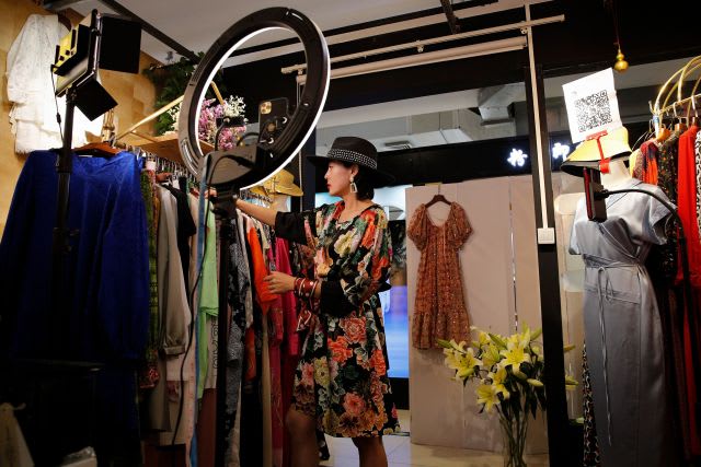 Chinese Apparel Market To See $60Bil Contraction