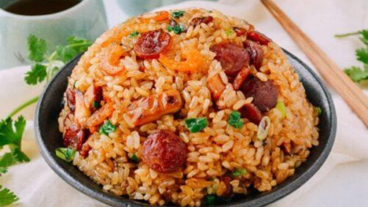 Easy Chinese Fried Rice With Chicken, Shrimp And Sausages