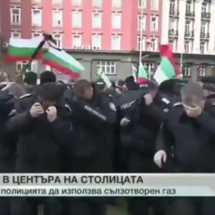 Bulgarian Police Try to Break Up Protests with Pepper Spray, Don't Account for Wind