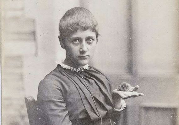 Happy birthday Beatrix Potter, born onthisday in 1866. Here she is as teenager with her pet mouse Xarifa. More in our essay on her life by the late Frank Delaney: