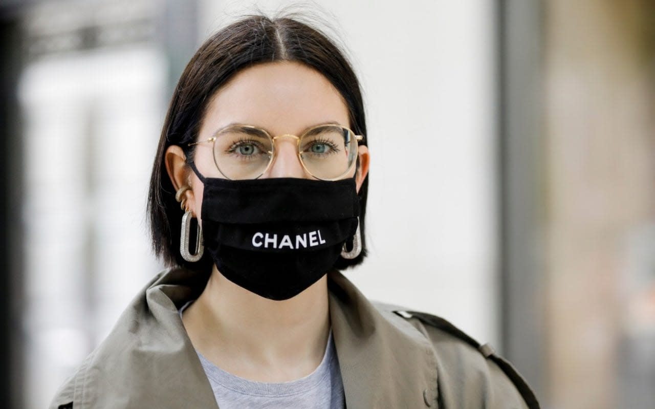 How to wear a face mask with glasses: your questions answered