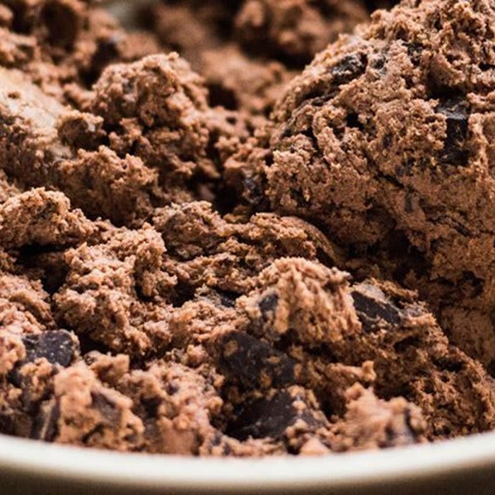 Here's Why You Don't Need to Freak Out About Eating Raw Cookie Dough