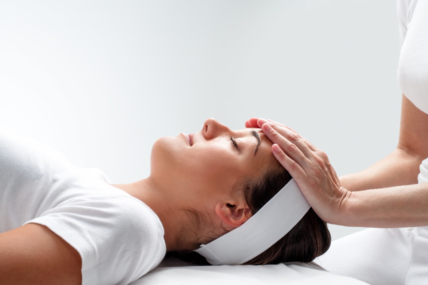 7 Ways to Relieve Pain and Find Wellness with Reiki