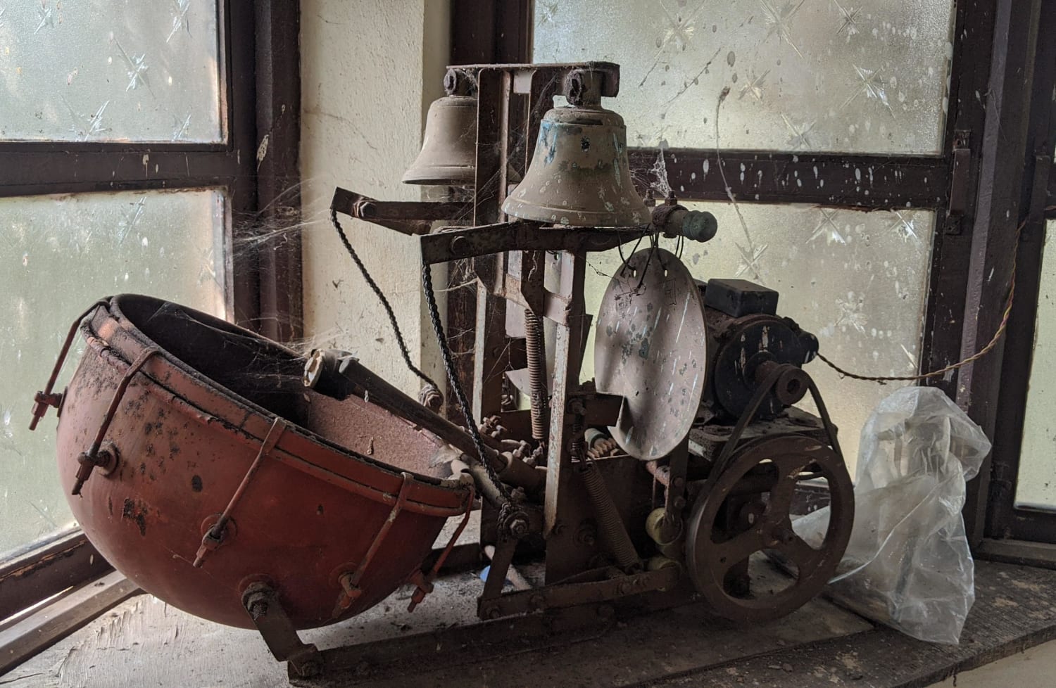 Abandoned electrically powered mechanical instrument, for playing music in a Hindu temple in Maharashtra, India