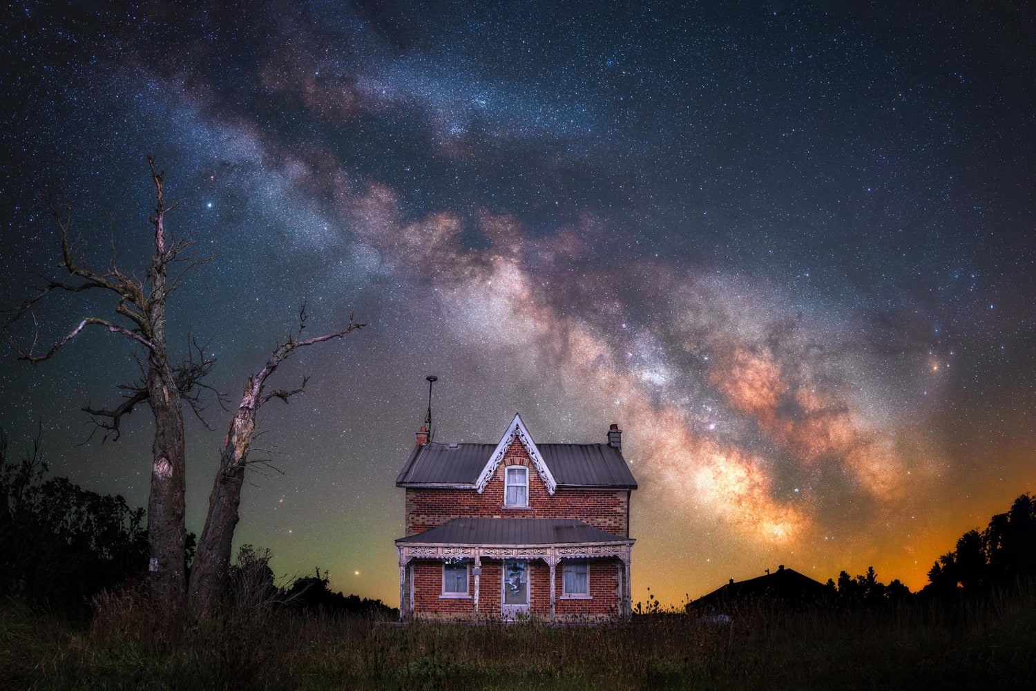 Our Milky Way over an old homestead in Ontario, Canada