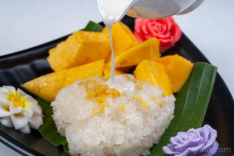 Easy Mango Sticky Rice Recipe - Authentic Mango with Sticky Rice & Coconut Milk