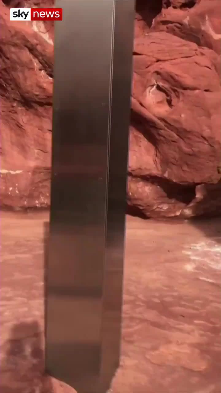 A strange monolith built somewhere in Utah desert was found accidentally !!!