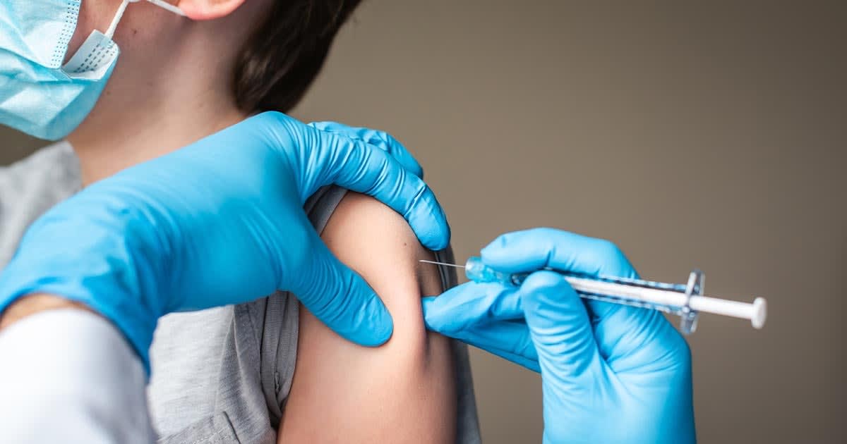 Most Parents Support Schools Making COVID Vaccines Mandatory, Survey Says