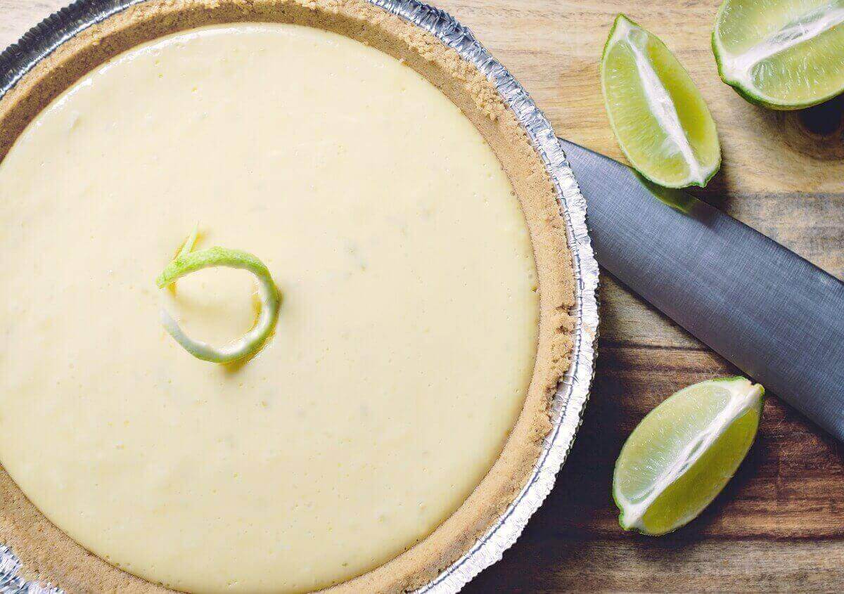 Easy Key Lime Pie Recipe [No Bake]
