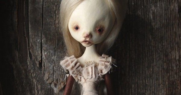 Artist sculpts beautifully haunted dolls from natural materials