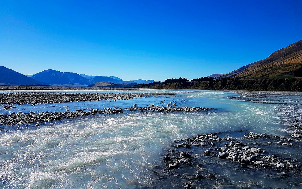 Driving in New Zealand: Tips for your New Zealand Road Trip