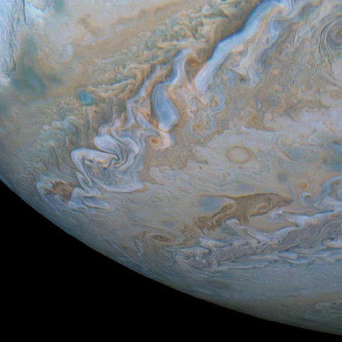 Dolphin-Shaped Cloud Swims Across Jupiter in This Awesome NASA View