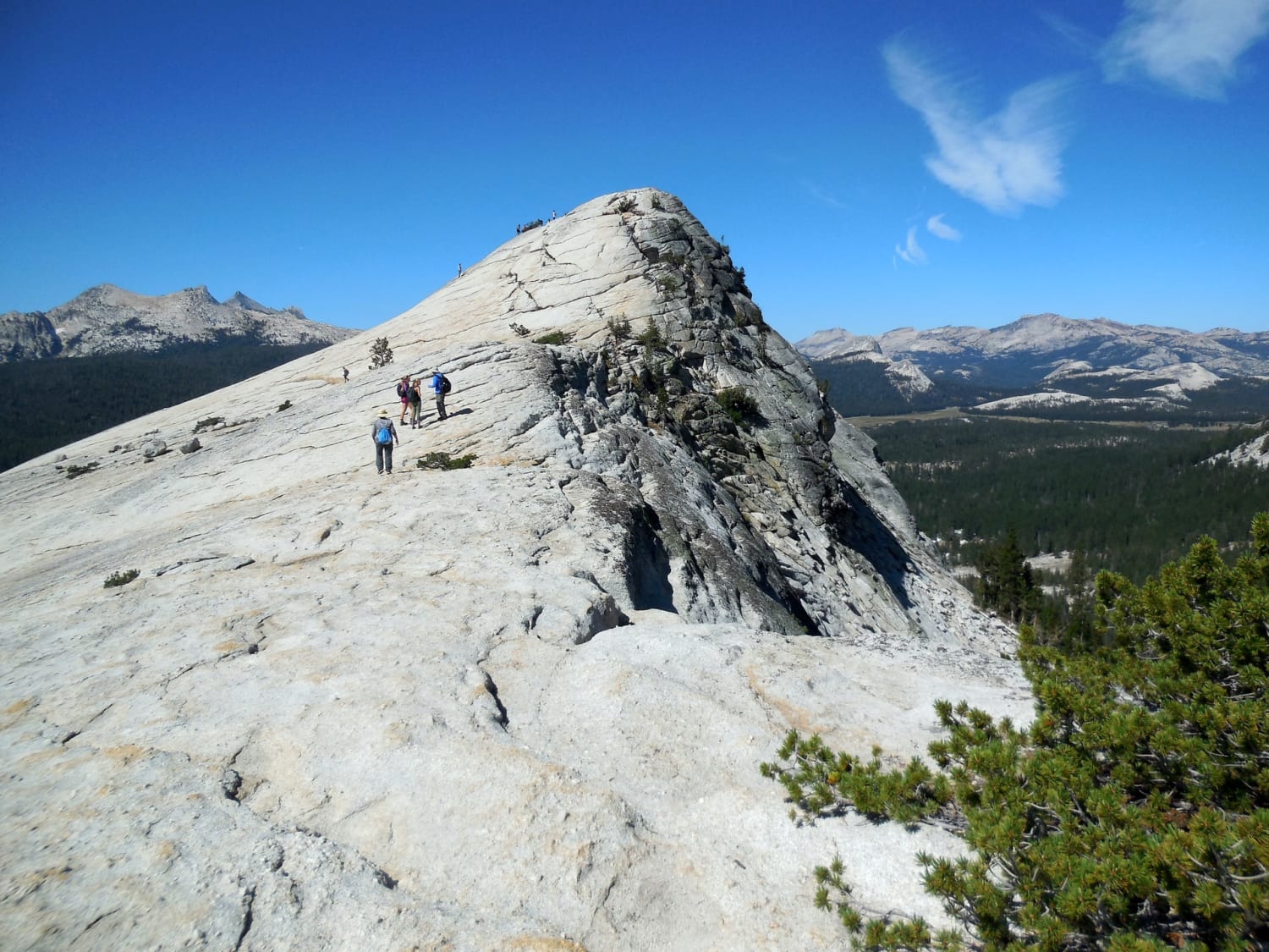 Most Beautiful Waterfalls & Hikes in Yosemite